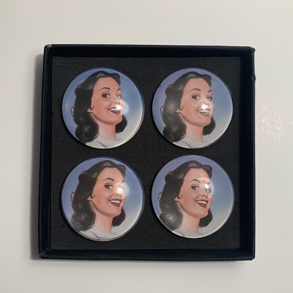 Magnets - Picture 2 of 3